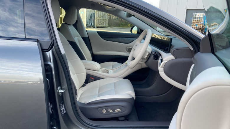 MG Im5 553kW Performance 100kWh 5dr Auto Electric Hatchback